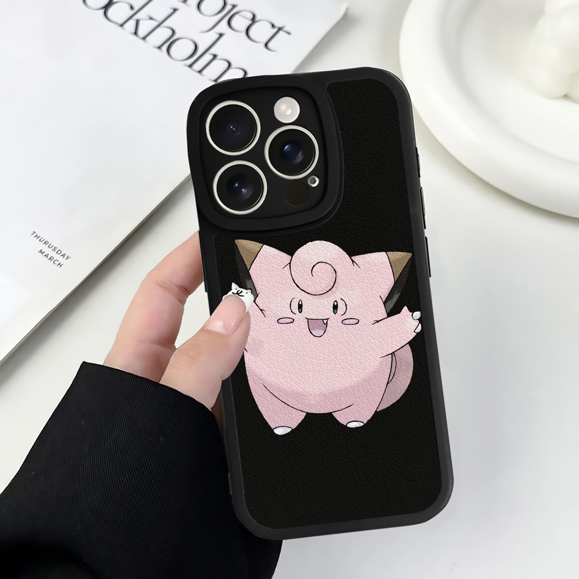 （画像用） ポケットモンスター Pokémon 【iPhone 16シリーズ対応】シリコンスマホケース（レザー調） 材質：シリコン